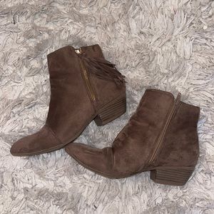Brown Booties 🤎